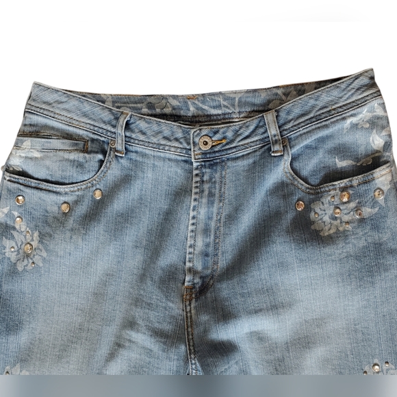 Platinum Chicos White Washed Jeans Silver Jewels and Flower Embellishments - Picture 4 of 6
